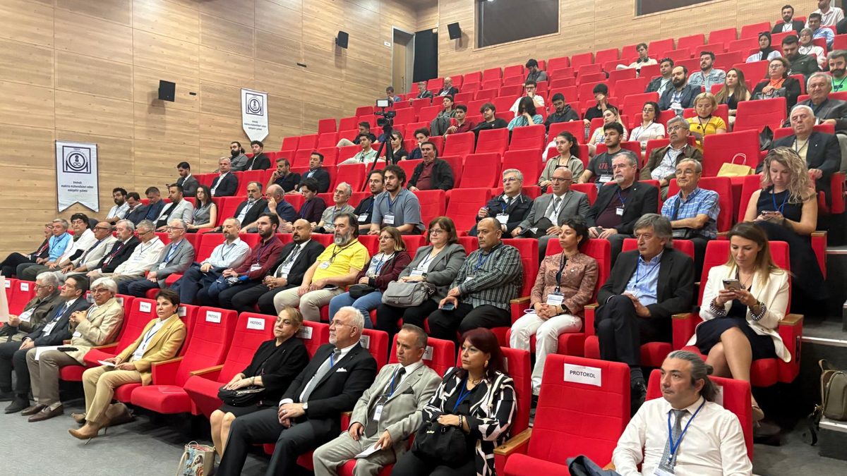 XIII. Ulusal Uçak, Havacılık ve Uzay Mühendisliği Kurultayı Yapılıyor