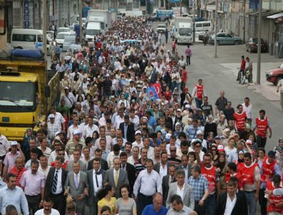 Çelik-İş Sendikası ve Türk Metal Sendikası arasındaki yetki mücadelesi devam ediyor.