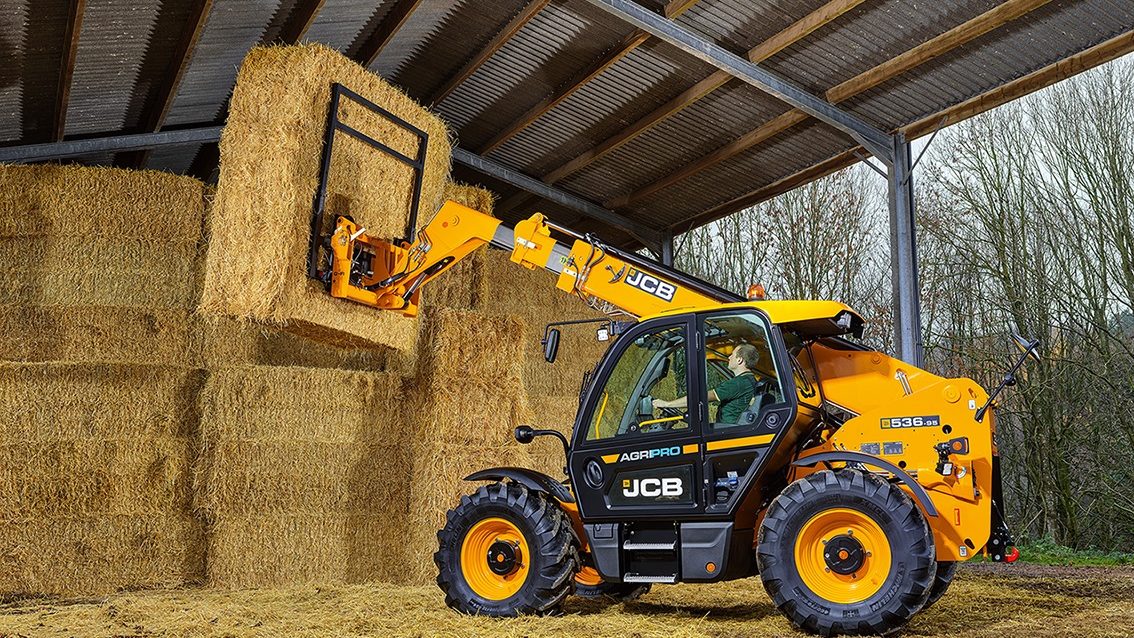 JCB'nin Yeni Nesil Tarım Makineleri Konya'da SİF Standında Göz Doldurdu