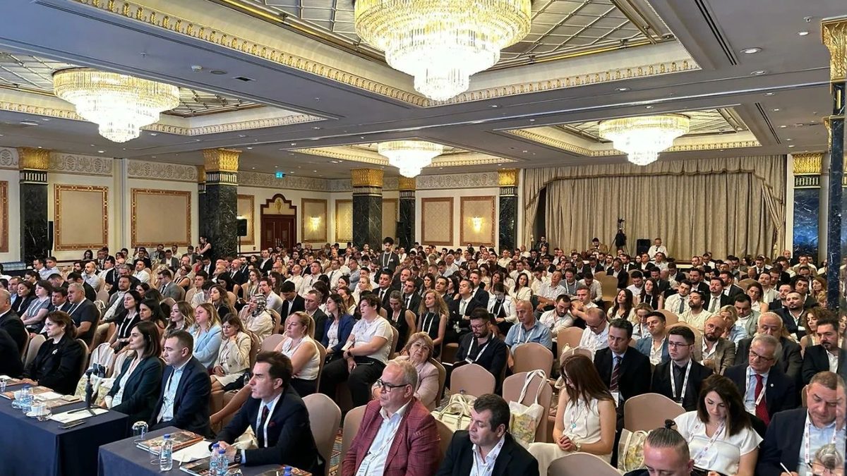 SteelOrbis Piyasa Sohbetleri İstanbul'da Çelik Sektörünü Masaya Yatırdı