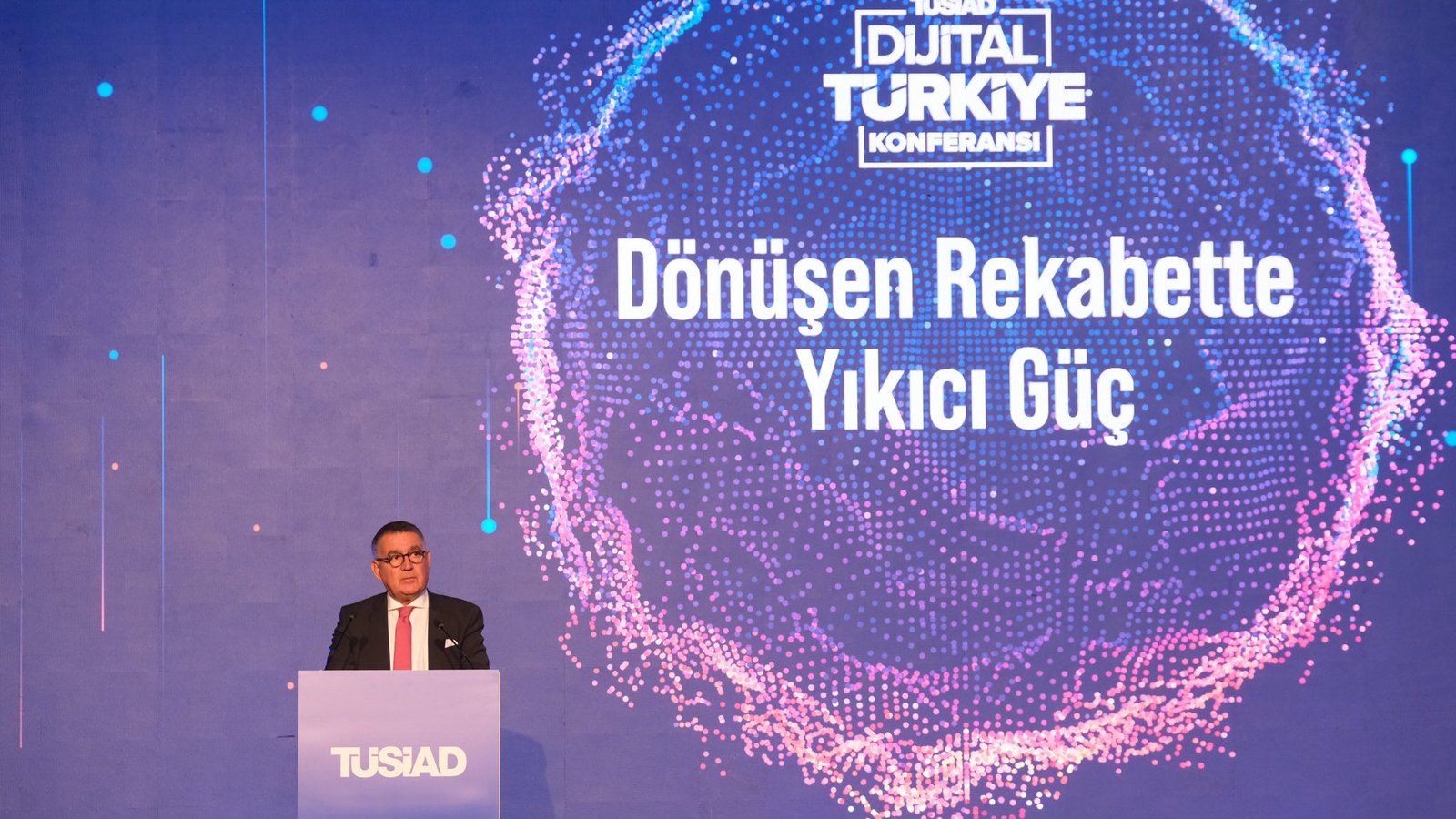 TÜSİAD’ın Dijital Türkiye Konferansı, “Dönüşen Rekabette Yıkıcı Güç” temasıyla gerçekleşti