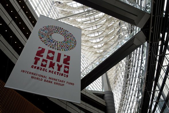 IMF küresel büyüme tahminini düşürdü