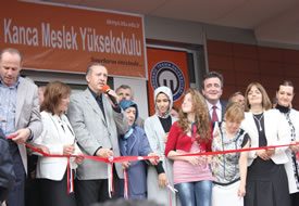 Kanca Meslek Yüksekokulunu Başbakan Açtı.